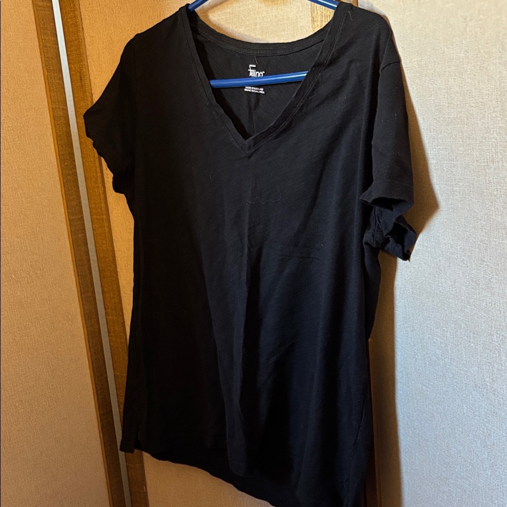 Felina Black V-Neck Short Sleeve Tee XL